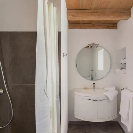 Pool & Sauna Gizela - Happy *