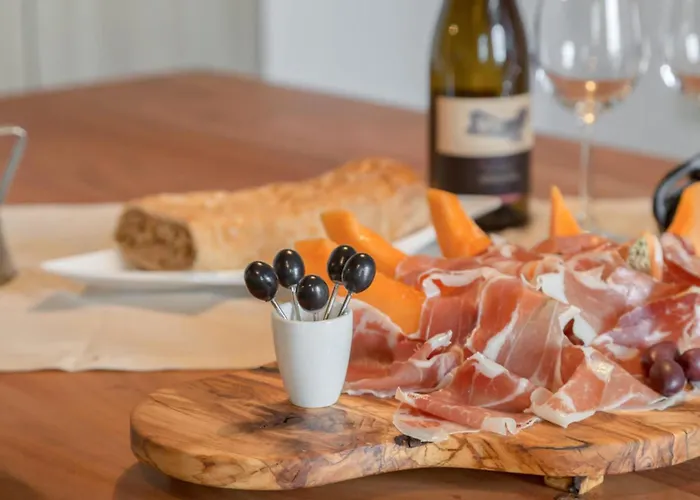 Pool & Sauna Gizela - Happy