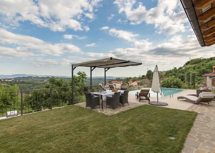 Villa Pool & Sauna Gizela - Happy *